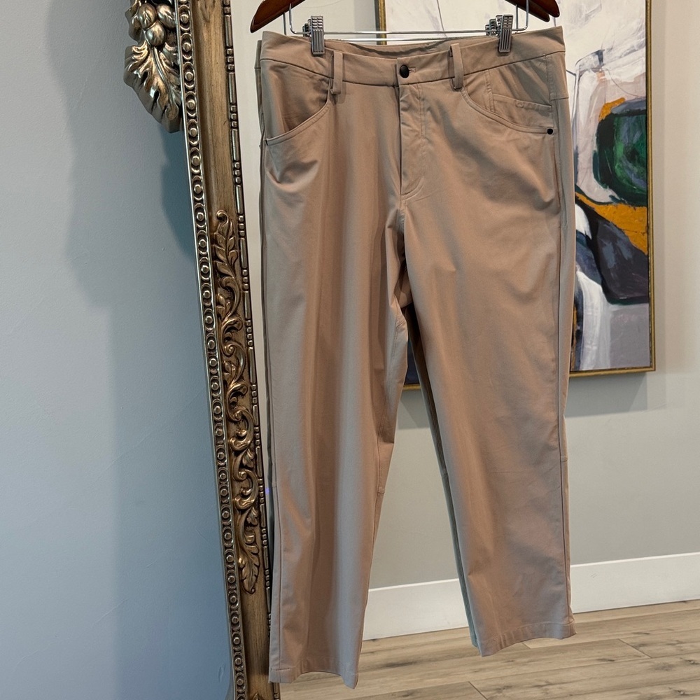 lululemon athletica Men's Chino Pants - Beige Tan
